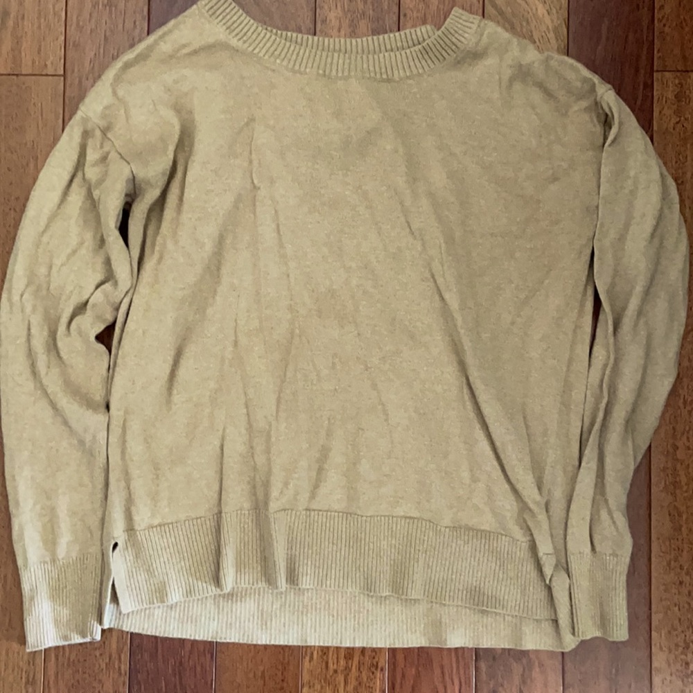 Gap sweater